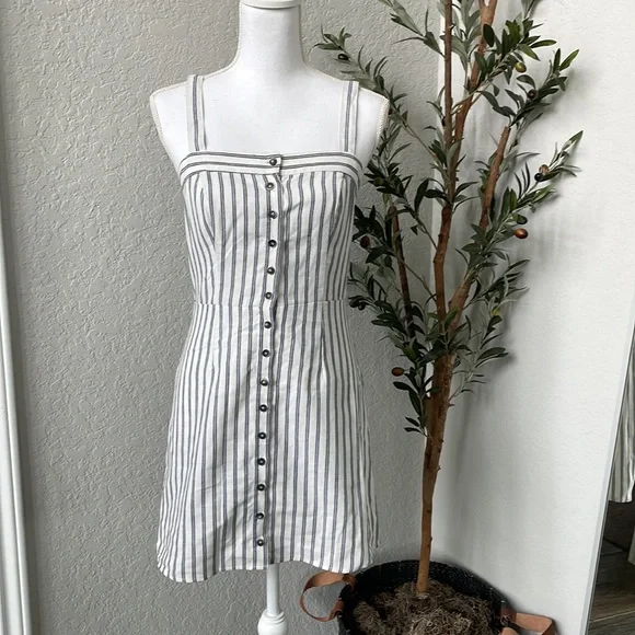 Ivy + Main Classic Striped Linen Blend Striped Button Front Dress Size Medium - Picture 3 of 12